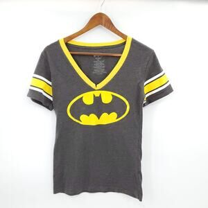 Batman T-Shirt Juniors Medium Gray Yellow Cotton V-Neck Short Sleeve Pullover